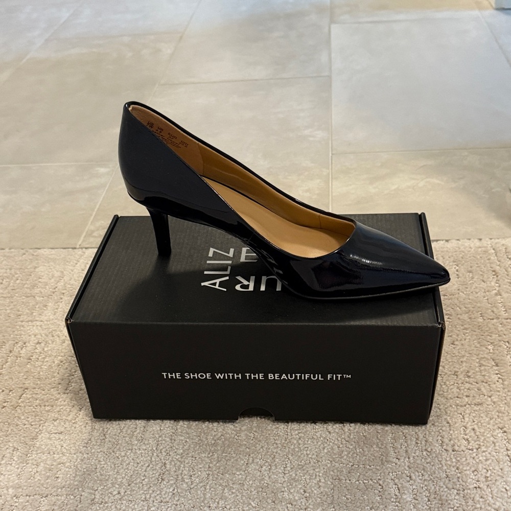 Naturalizer Patent Leather Navy Heels 7 W